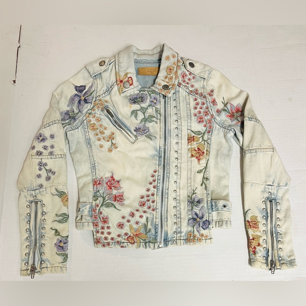 BLANK NYC WOMEN’S Unique Floral  Embroidered Jean Long Sleeve Jacket 
    SIZE M - Picture 2 of 16